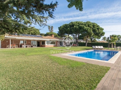 Alquiler casa en venta en Supermaresme en una sola planta con espectaculares vistas al mar. en Sant Vicenç de Montalt