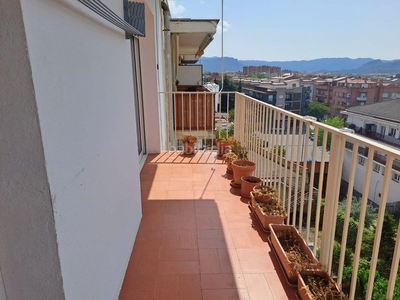 Alquiler piso gran piso con plaza de pkg y patio comunitario! en Igualada