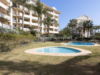 Apartamento ático en venta en Guadalmina Alta, Marbella