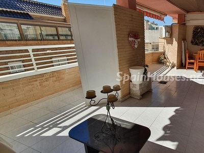 Apartamento ático en venta en Las Piscinas Naturales, Torrevieja