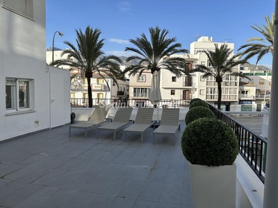 Apartamento en venta en Playa Bajadilla-Puertos, Marbella