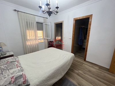 Apartamento piso con amplia terraza en residencial privado en Torre del Mar