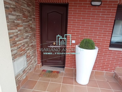 Casa adosada en venta en Santovenia de la Valdoncina