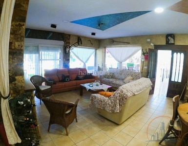 Casa con 4 habitaciones con parking, piscina y aire acondicionado en Cartagena