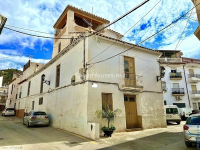 Casa en venta en Benamargosa