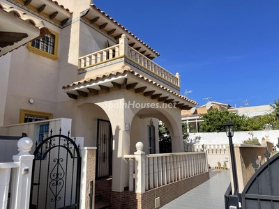 Casa en venta en Cabo Roig, Orihuela