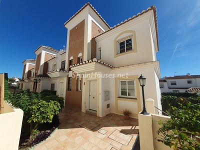 Casa pareada en venta en Nerja