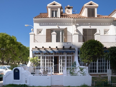 Casa pareada en venta en Zona Sohail, Fuengirola