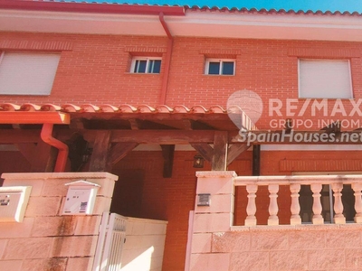 Chalet adosado en venta en Monóvar