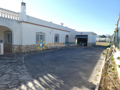 Chalet en venta en Oliva