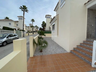 Chalet independiente en venta en Algorfa