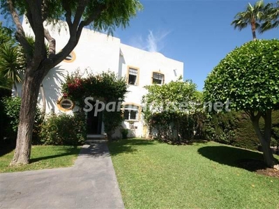 Chalet independiente en venta en Bel-Air, Estepona