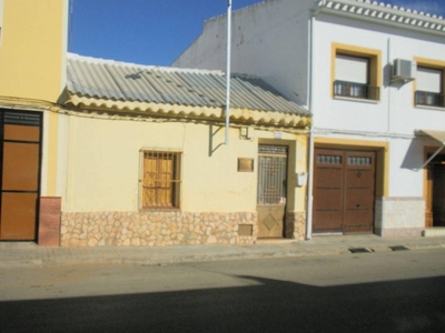 Venta Casa adosada en Calle San Roque Tomelloso. Buen estado 96 m²