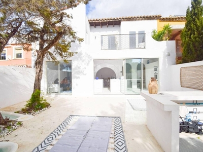 Venta Casa adosada en del pavo real-carib playa Marbella. Con terraza 165 m²