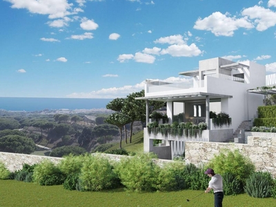 Venta Casa adosada en LOS ACEBOS s/n Marbella. Buen estado plaza de aparcamiento con balcón calefacción central 170 m²