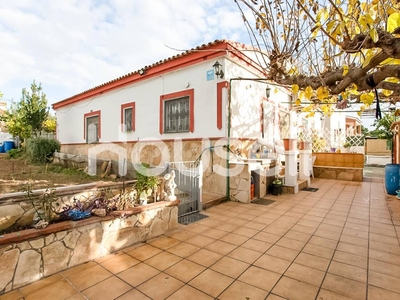 Venta Casa unifamiliar en Lluis Maria Millet El Vendrell. Buen estado con terraza 130 m²