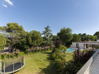 Villa de 953 m² en alquiler en Pozuelo, Madrid