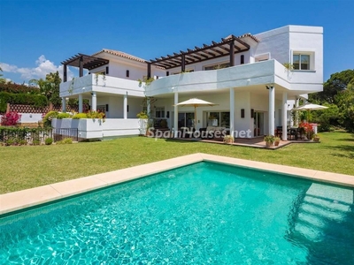 Villa independiente en venta en Bahía de Marbella, Marbella