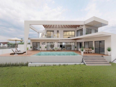 Villa en venta en Calaburra - Chaparral, Mijas