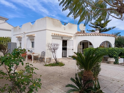 Villa en venta en Jardín del Mar, Torrevieja