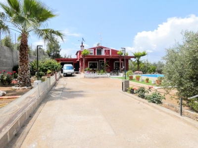 Villa en venta en Monserrat