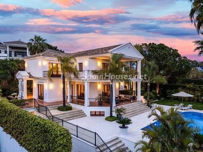 Villa en venta en Nagüeles-Milla de Oro, Marbella