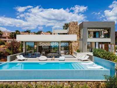 Villa en venta en Nueva Andalucía, Marbella