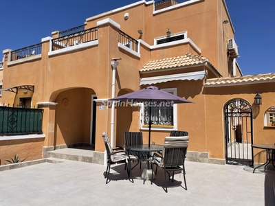 Villa en venta en Orihuela Costa