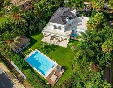 Villa en venta en Sierra Blanca, Marbella