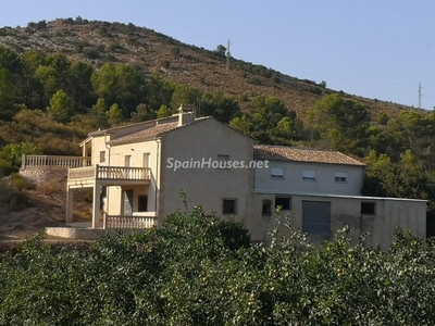 Villa en venta en Vallada