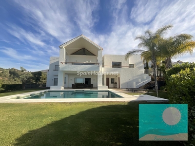 Villa independiente en venta en Los Arqueros-Puerto del Almendro, Benahavís