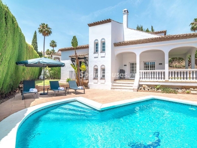 Villa independiente en venta en Nueva Andalucía, Marbella