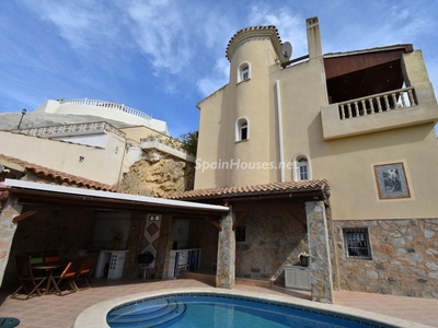 Villa independiente en venta en Lomas de Campoamor-Las Ramblas, Orihuela