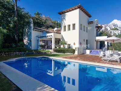 Villa independiente en venta en San Pedro de Alcántara, Marbella