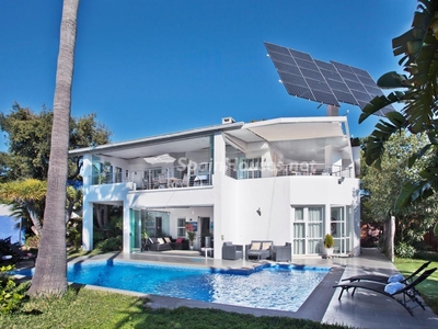 Villa independiente en venta en Santa María, Marbella