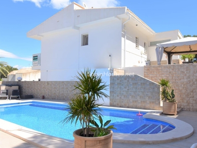 Villa independiente en venta en Torrevieja