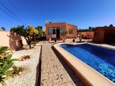 Villa independiente en venta en El Chaparral, Torrevieja
