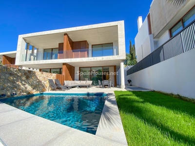 Villa pareada en venta en Marbella