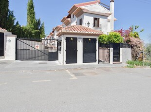 Adosado en venta en La Zubia, Granada