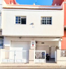 Casa 4 habitaciones de 208 m² en San Cristóbal de La Laguna (38205)