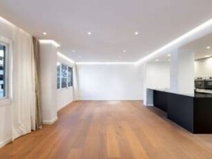 Piso de dos habitaciones 115 m², Barcelona