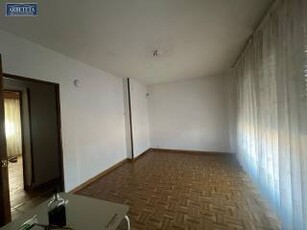Piso de tres habitaciones 71 m², Constitución-Balconcillo, Guadalajara