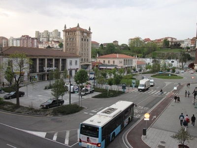 Venta de piso con terraza en Castilla Hermida (Santander)