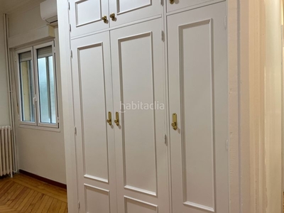 Alquiler piso en calle de espartinas 5 piso con 3 habitaciones con ascensor, calefacción y aire acondicionado en Madrid