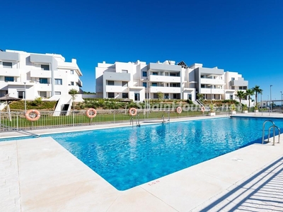 Apartamento bajo en venta en Costa Natura, Estepona