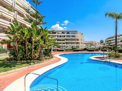 Apartamento en venta en Guadalmina Alta, Marbella