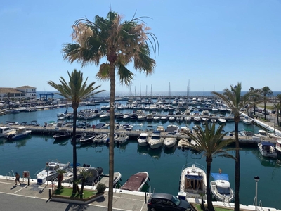 Apartamento en venta en Puerto de la Duquesa, Manilva