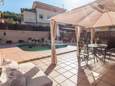 Casa 4 vientos con piscina en Montornès del Vallès