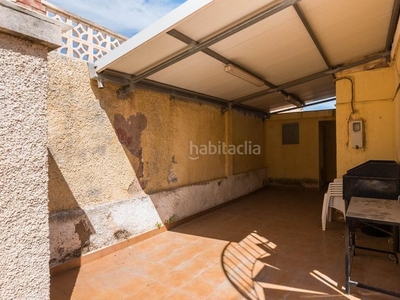 Casa adosada adosado en planta con terraza en Los Urrutias en Cartagena