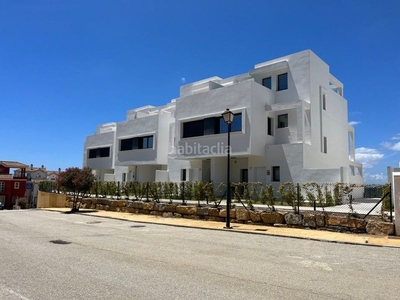 Casa adosada con 3 habitaciones con parking en Manilva